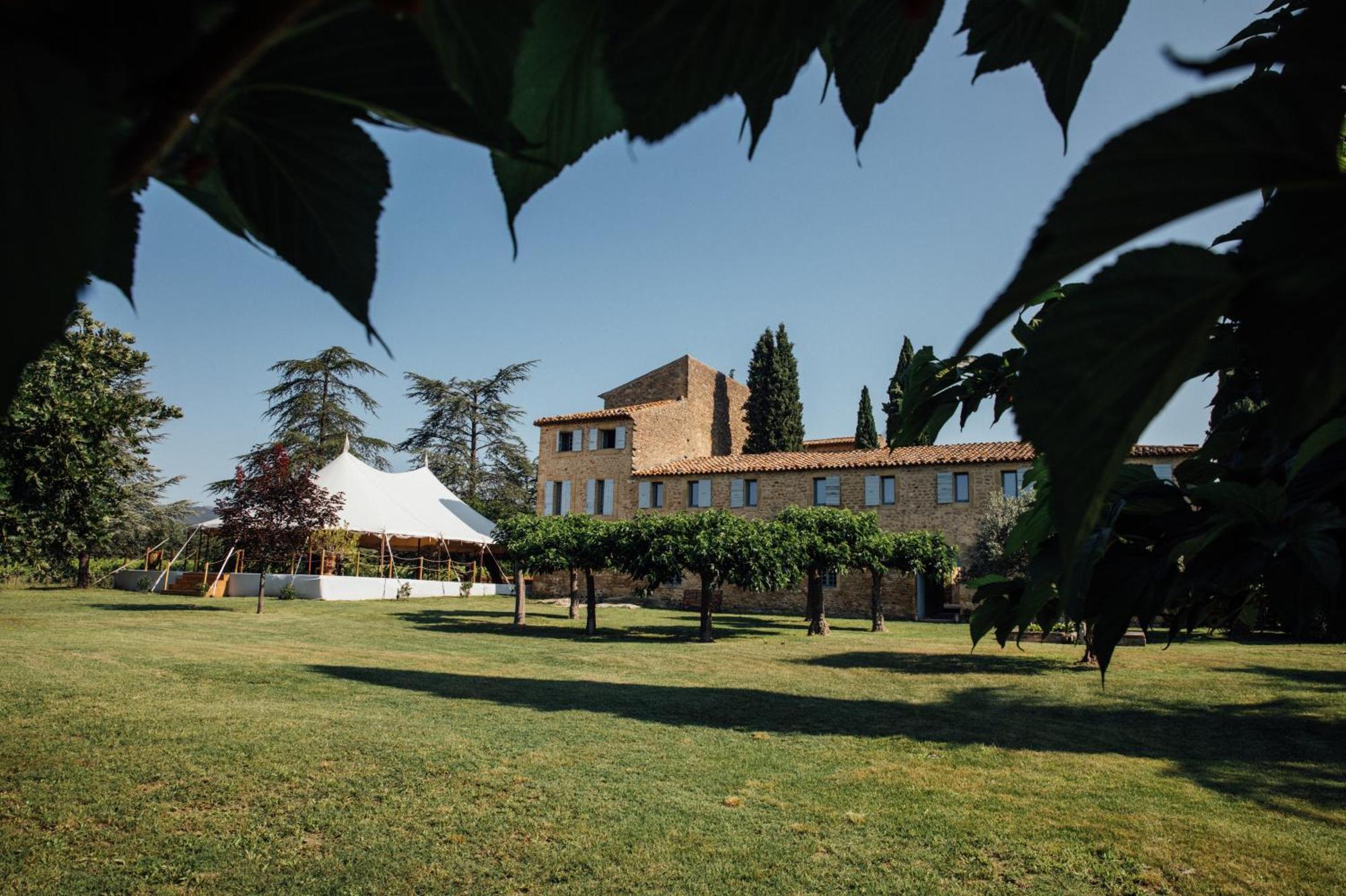 Chateau Saint-Pierre De Mejans Puyvert Екстериор снимка