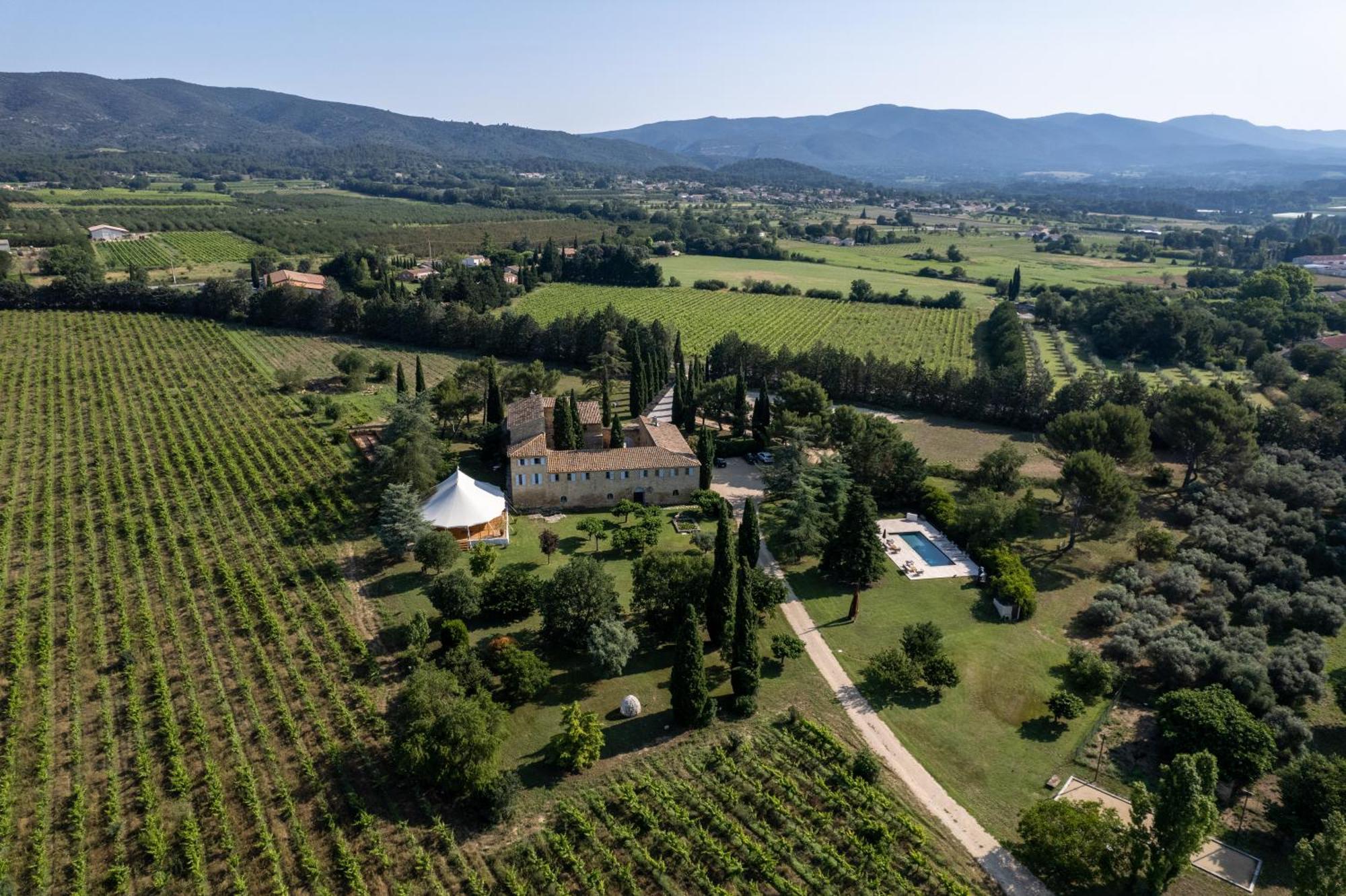 Chateau Saint-Pierre De Mejans Puyvert Екстериор снимка